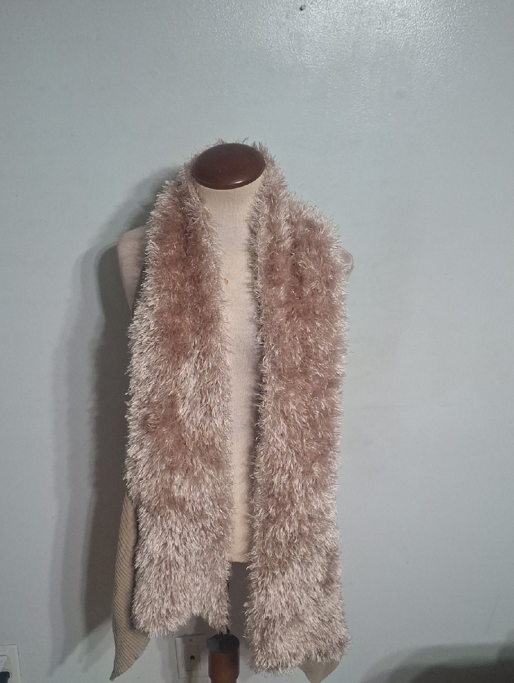 Lauren Michelle / Beautiful Tan Vest w Faux Fur Accent- W Sz Medium